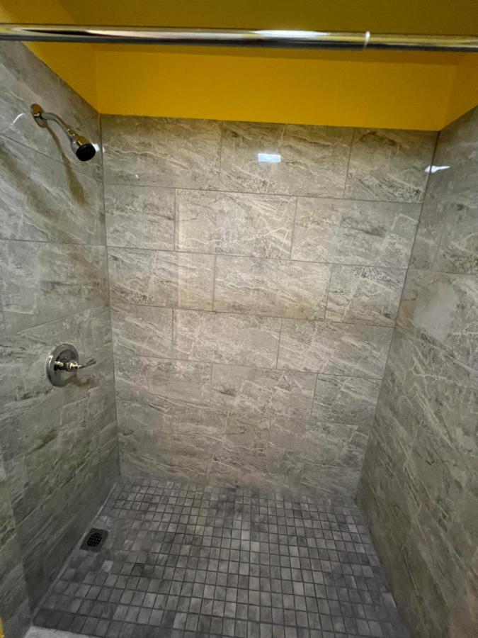Dragon Inn & Suites Fayette Екстер'єр фото
