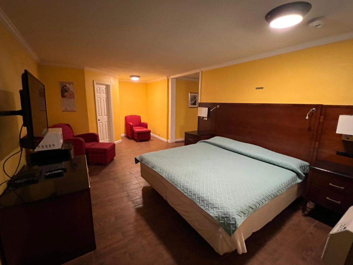 Dragon Inn & Suites Fayette Екстер'єр фото