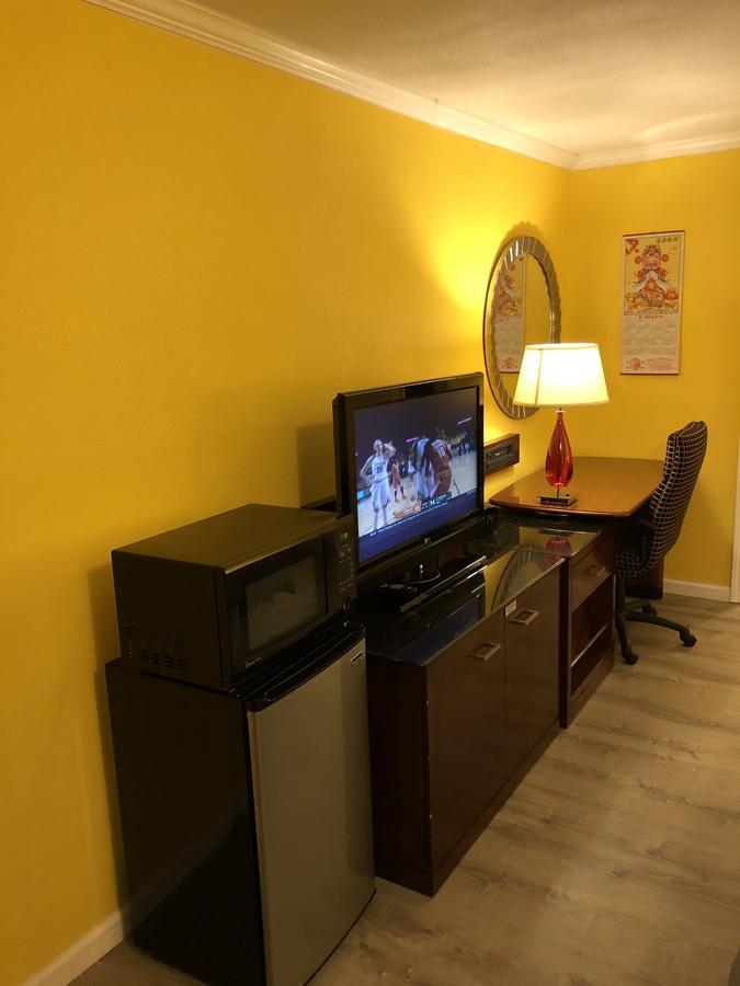 Dragon Inn & Suites Fayette Екстер'єр фото