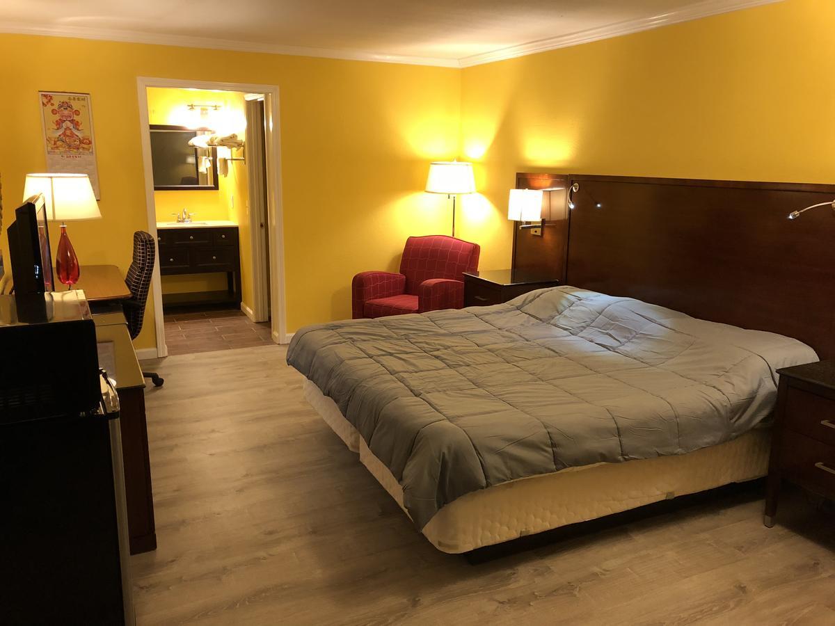 Dragon Inn & Suites Fayette Екстер'єр фото
